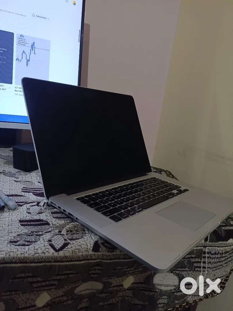 Apple MacBook Pro 16gb/256gb 15-inch