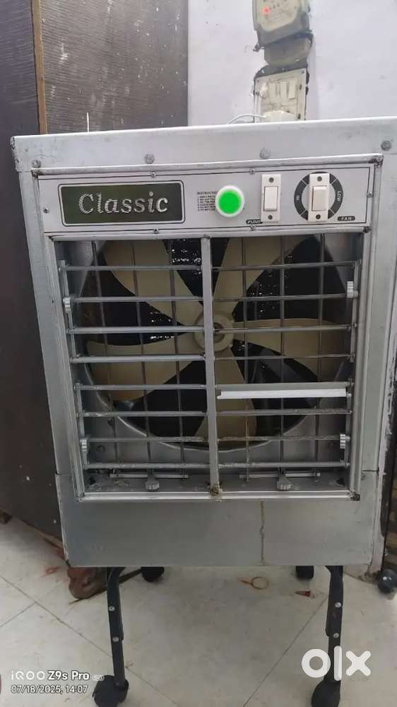 Cooler with stand for sell