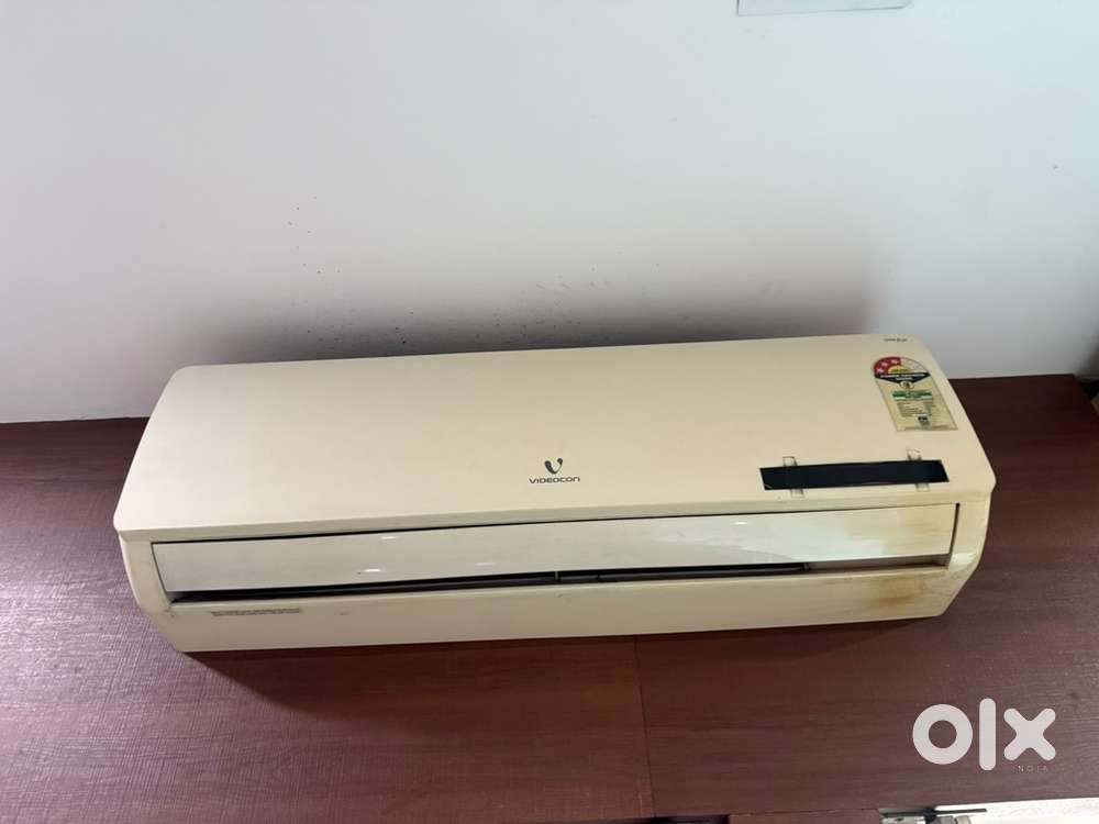 Good Condition,   1.5 ton AC for Sale