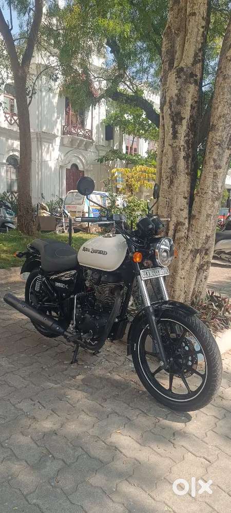 Royal Enfield Thunderbirdx 350cc single owner 01 very less used