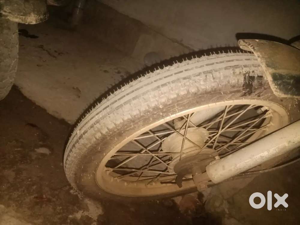 No bargain very very good condition full pickup new Tyre two