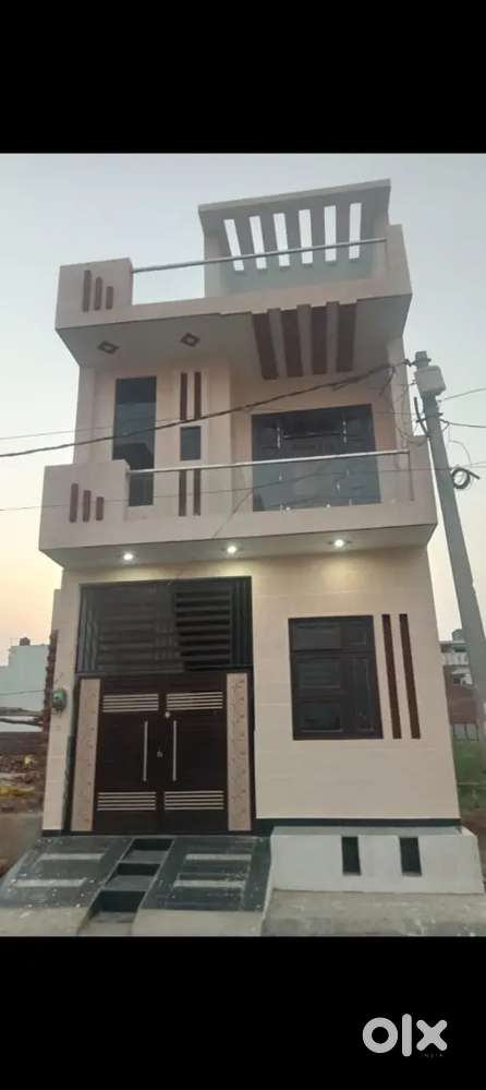 90 gaj makan Purab facing old shivdham colony near sardhana road