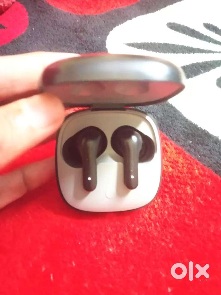 Boult earbud