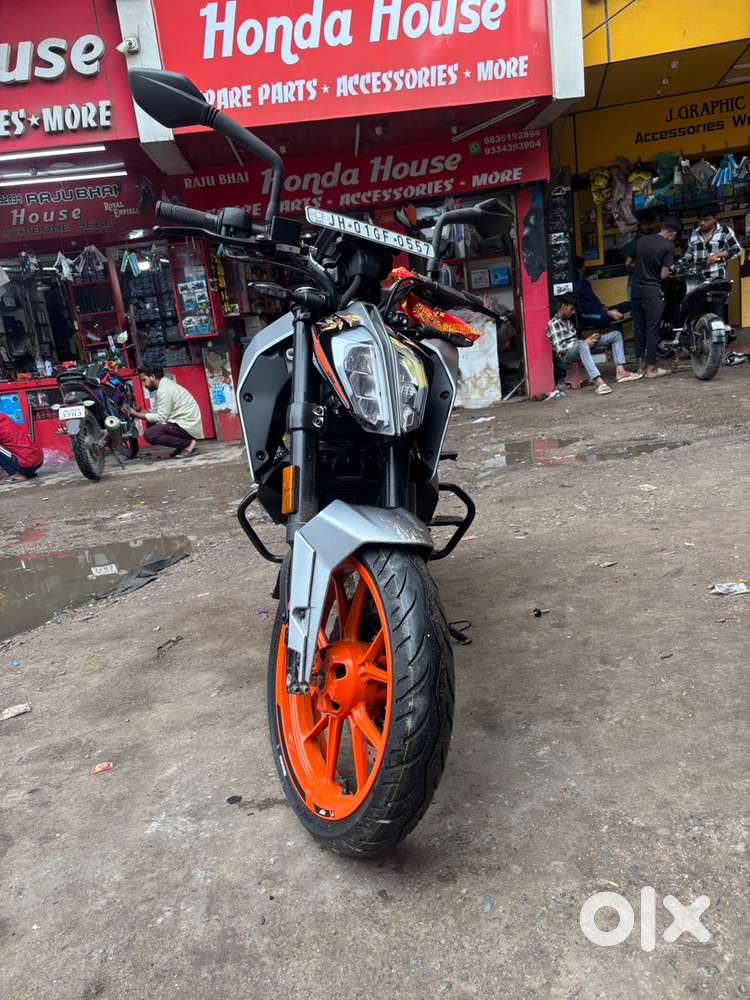 Brand new KTM  duke 200 . Less driven