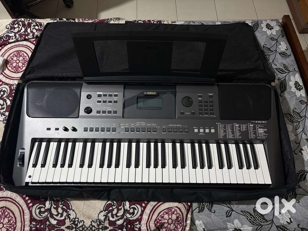 Yamaha PSR-I500 portable keyboard with 61 keys