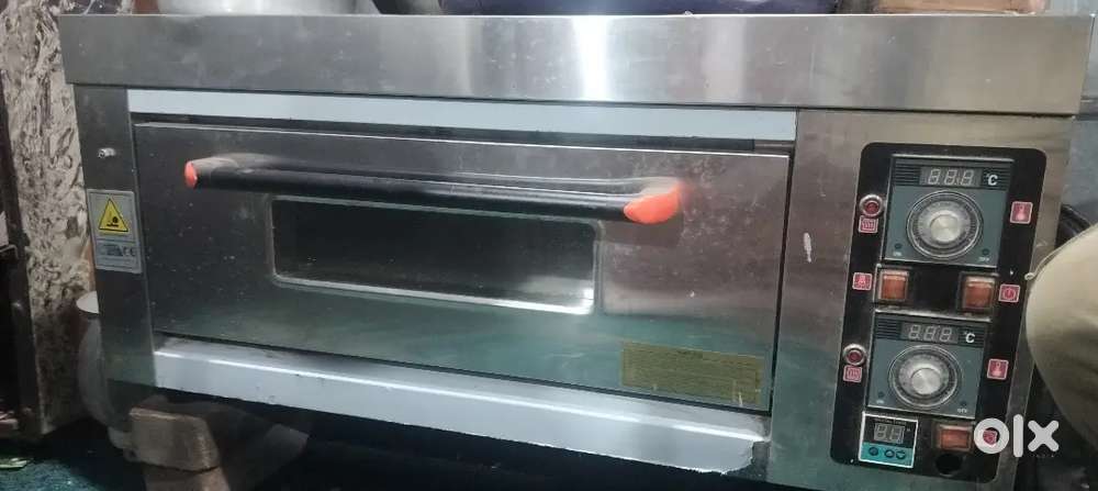 Commercial gas pizza oven