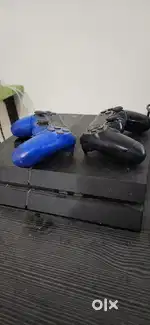 PS 4 500 GB console with 2 controllers for sale