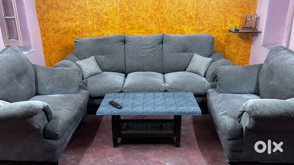 5 Seater Sofa Set  3+1+1 combo  Mint condition  Branded