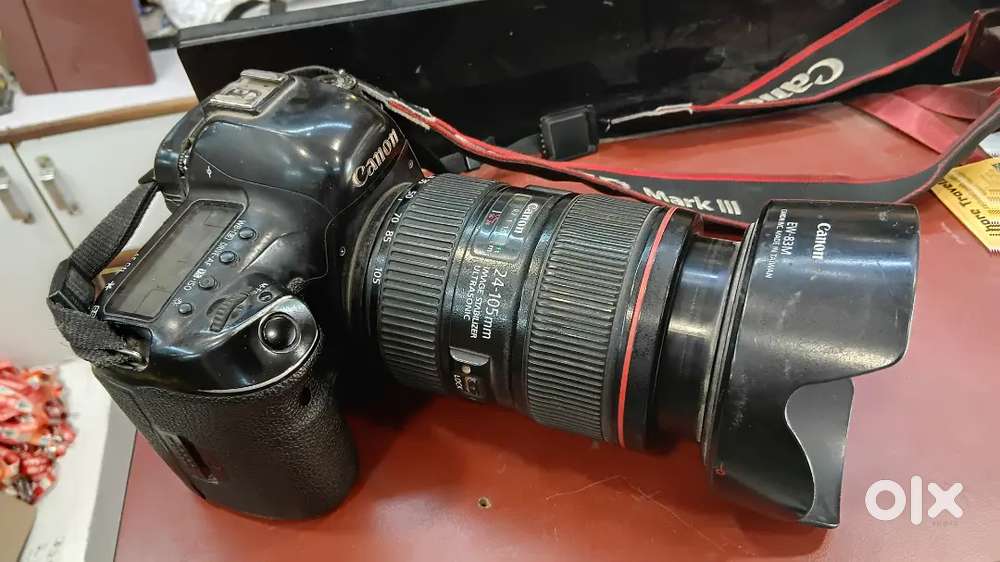 Canon 5d mark 4 with 24-105 L2 lens With battery and charger