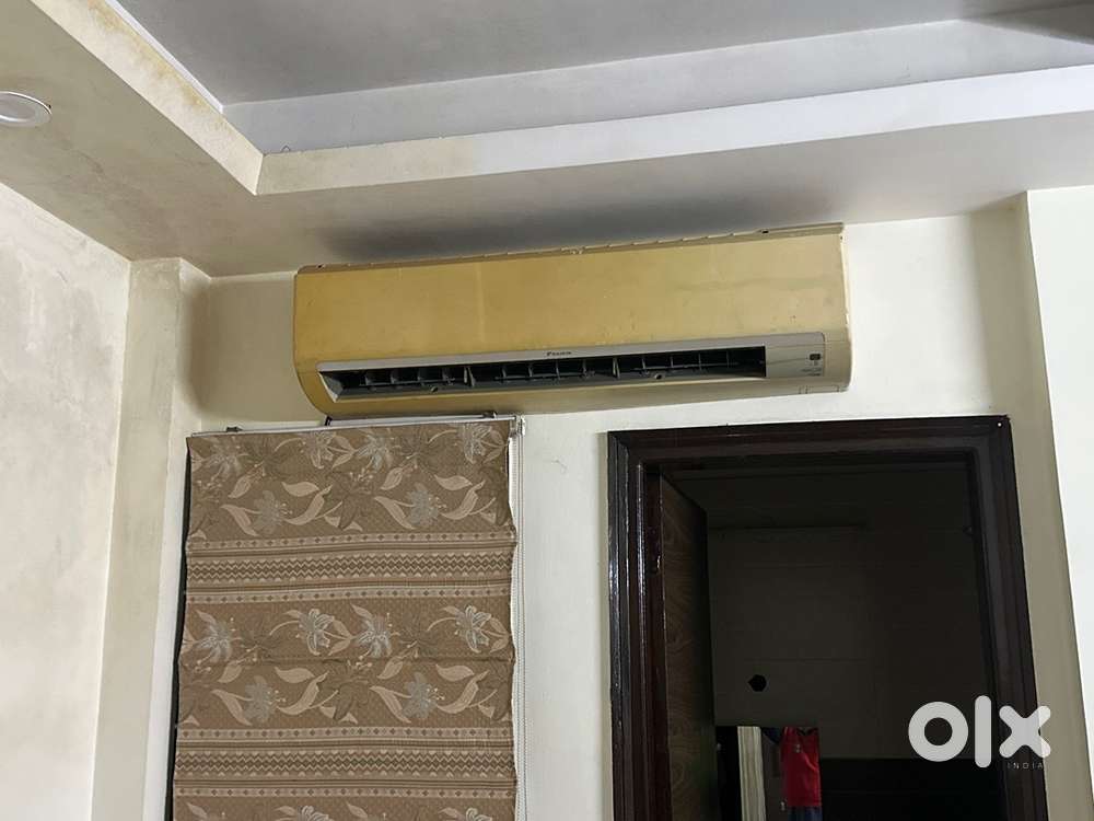 1.5 ton split AC's Daikin three se