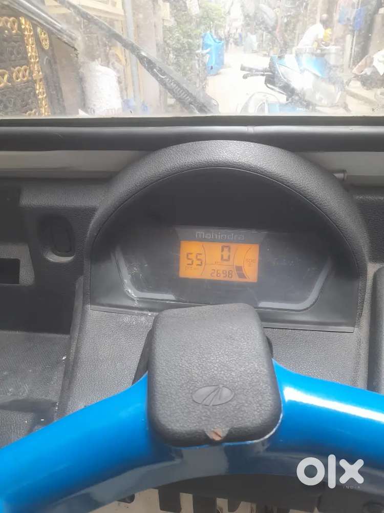 Mahindra Zor Grand (Ev Pick-up)