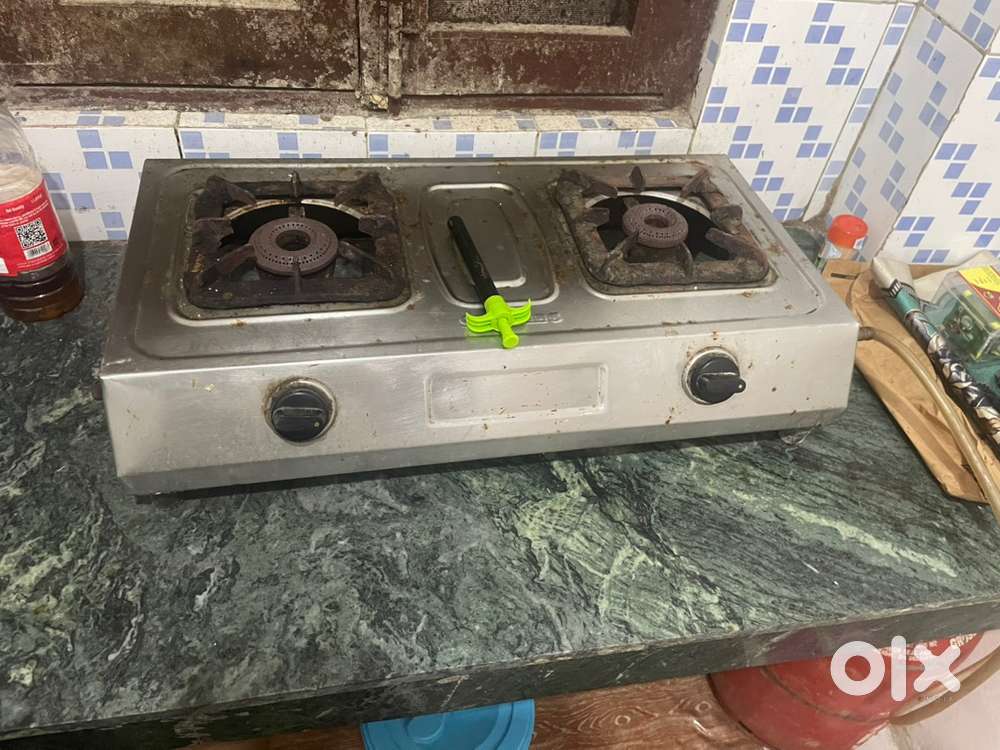 Used Double Burner Gas Stove with Regulator & Pipe – Good Condition