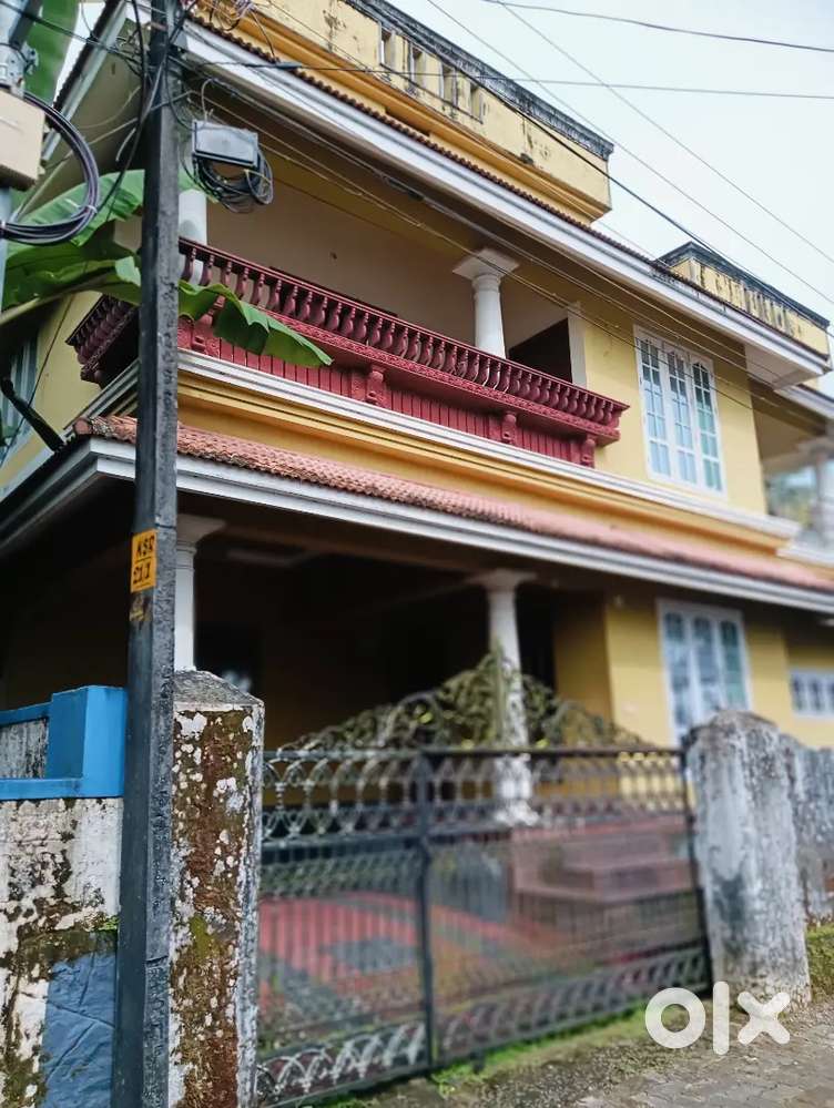 Bachelers 3 bhk single house kalamassery medical college mattakadu