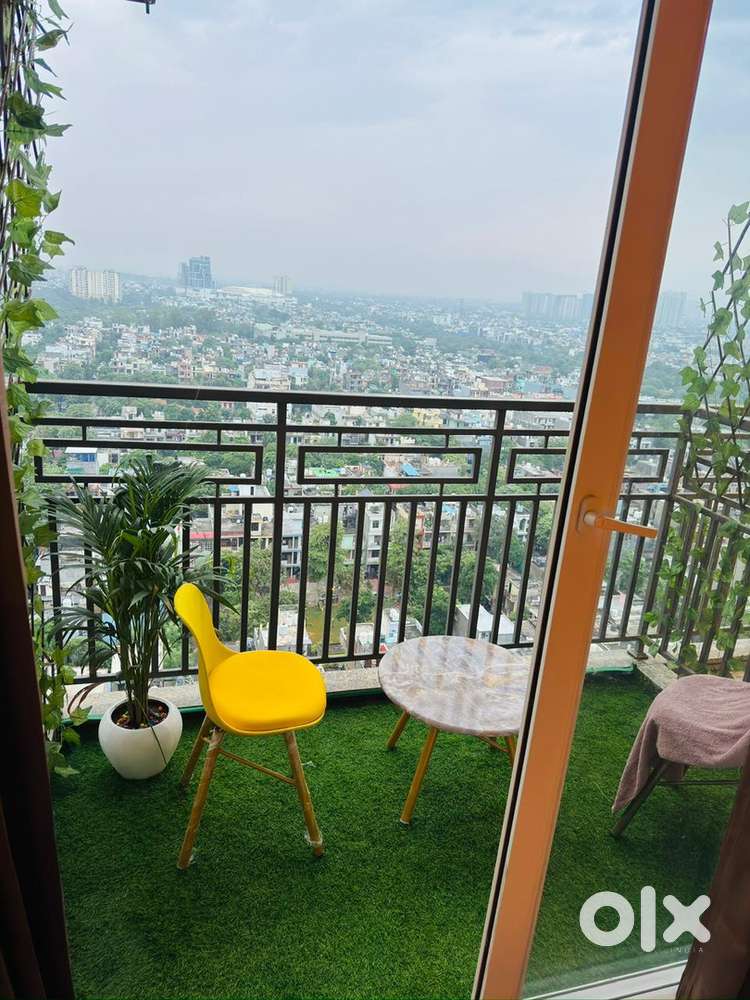 Only for couples 2 bhk galgotias uni