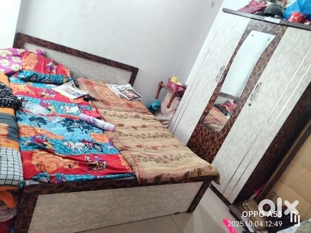 5*6 નો બેડ અને 3 ડોર કબાટ નો સેટ