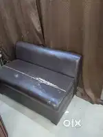 Sofa 2-2 seater ke  3 sofa 1 seater k 2 sofa available urgent sale