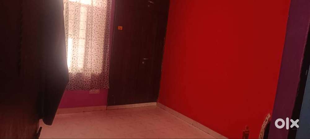 2 bhk flat for rent for vegetarian amily