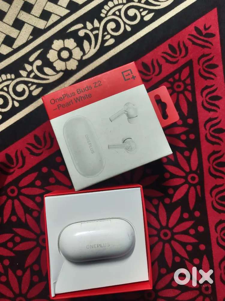 One plus buds z2 - pearl white