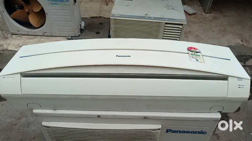 Old ac widow. Split ac good condition available good price
