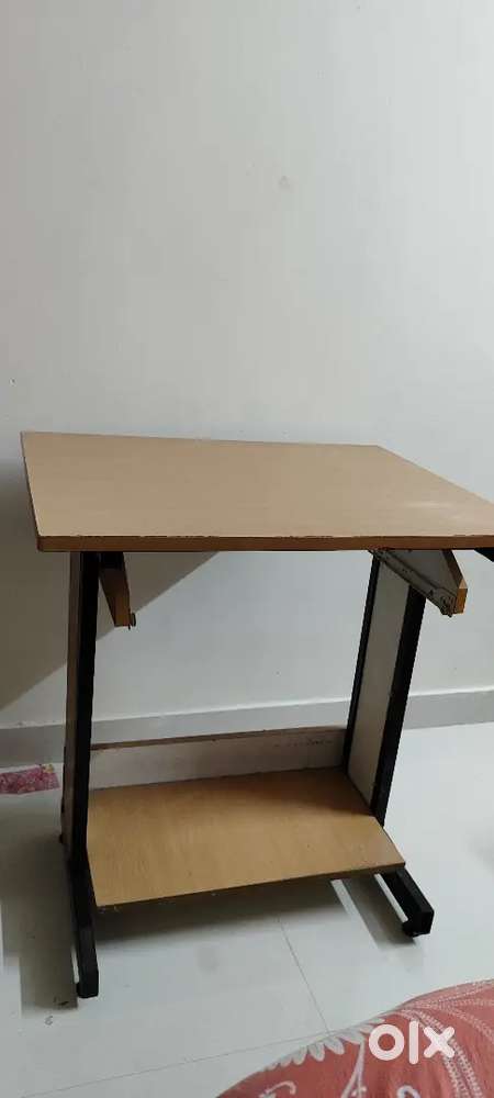 Computer/Laptop Table