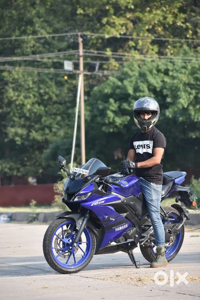 Yamaha R15 V3 2018 model blue colour