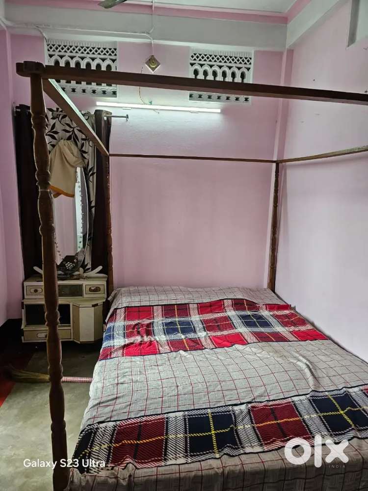 Ist floor furnished for personal use