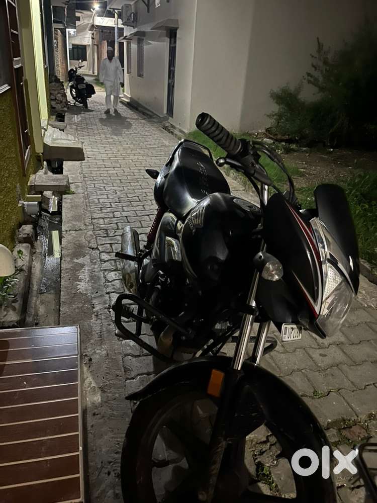 Honda shine 125 cc good condition 29000 driven