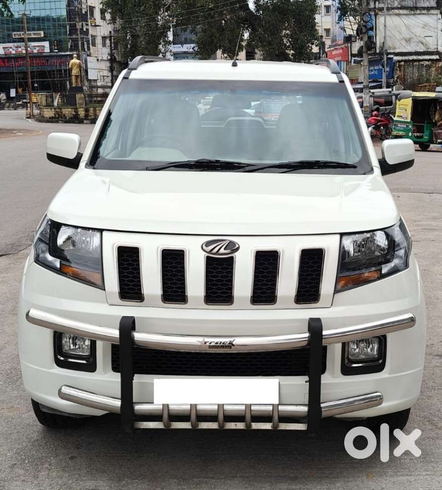 Mahindra TUV 300 T10, 2018, Diesel