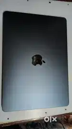 MacBook Air M2 – 8GB / 512GB