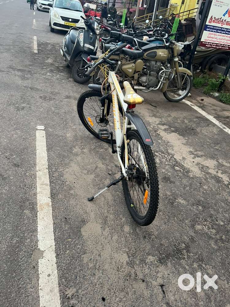 9lcycles by KTM brand. (Model-MADRID 27.5T MULTI SPEED)