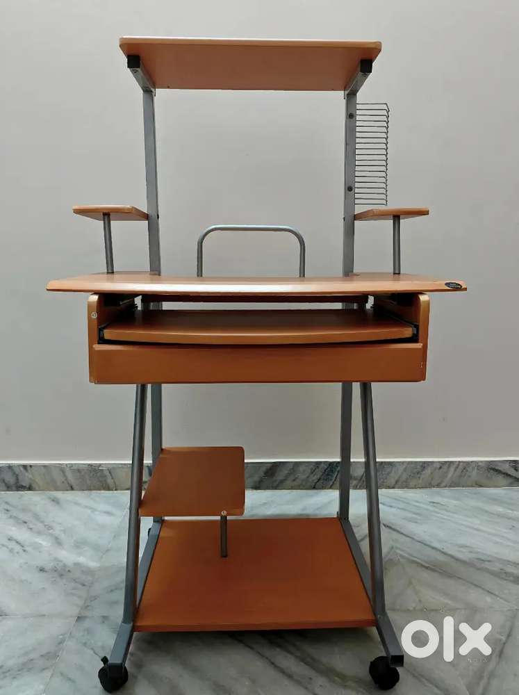 Wooden Computer Table with Wheels