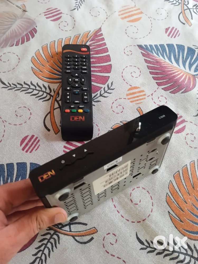 DEN KA SET TOP BOX USKE REMOTE KE SAATH