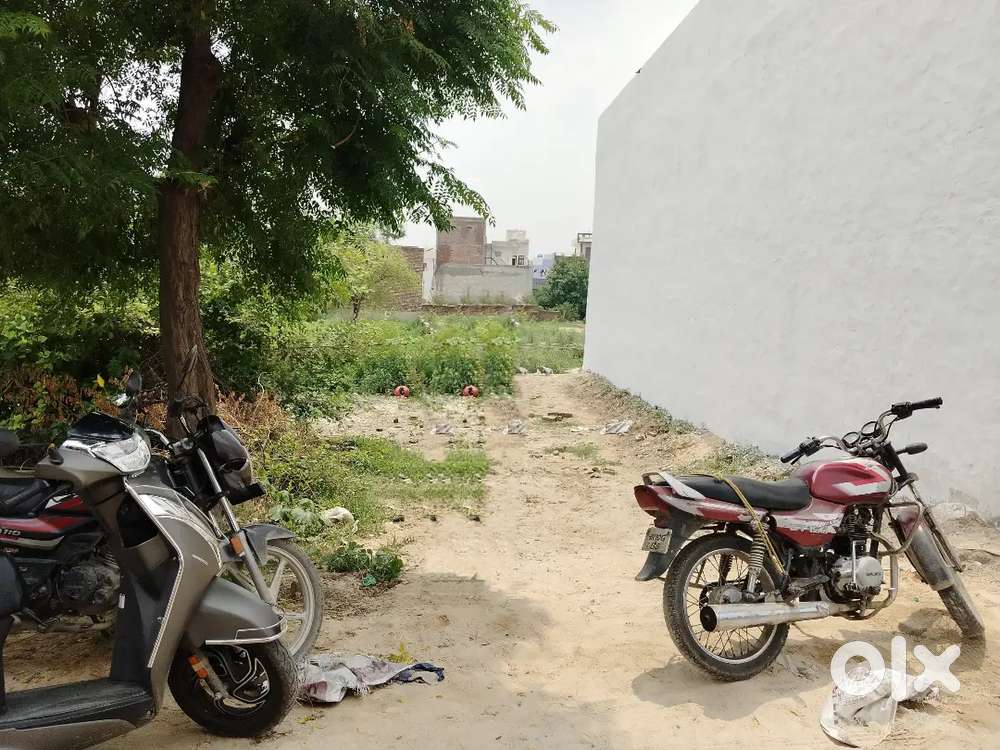 145 gaj plot for selling in rishikunj colony