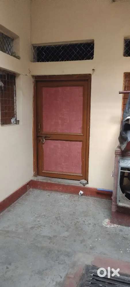 Bachelor and family allowed