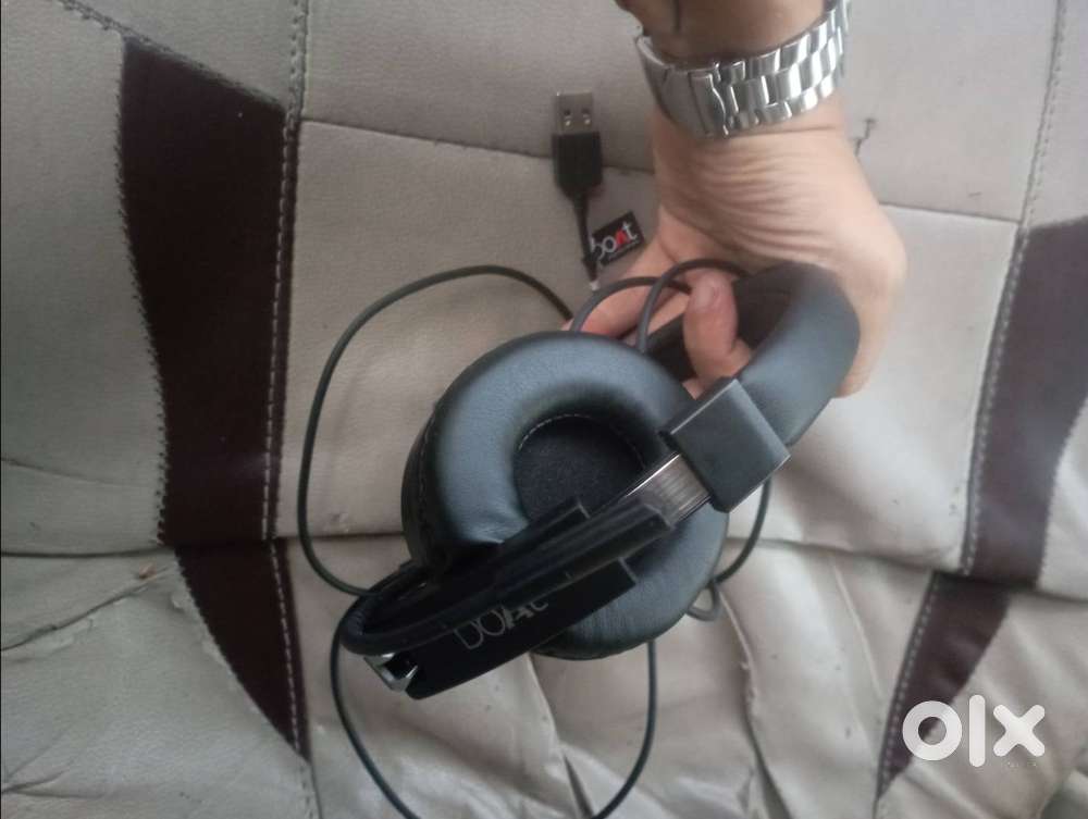 Boat new headphone with microphone