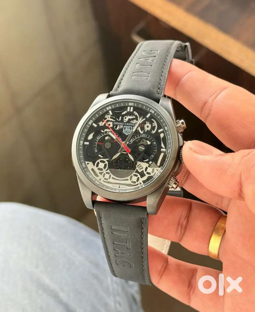 Premium quality watch for men available