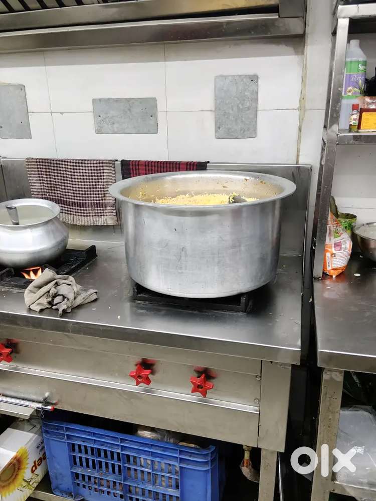 Pan pizza banane wala karigar chahiye