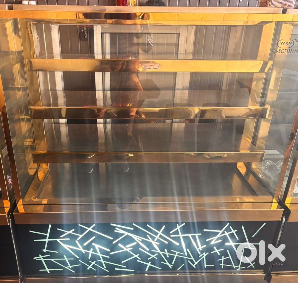 I want to sell Moisture control display counter and Dough sheeter.