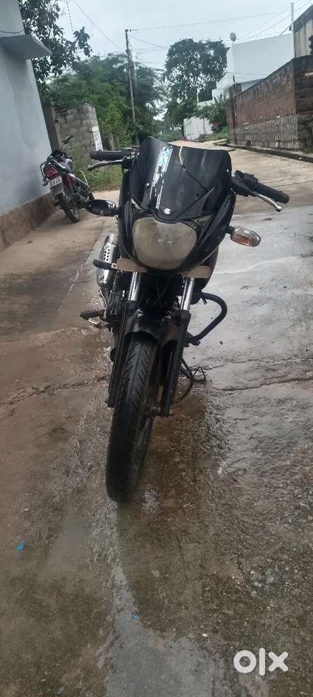 Pulsar 150
