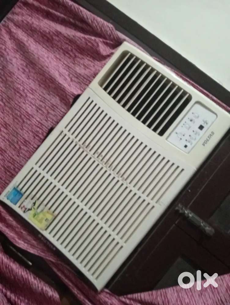 Window AC 1.5 tonn voltas@12k