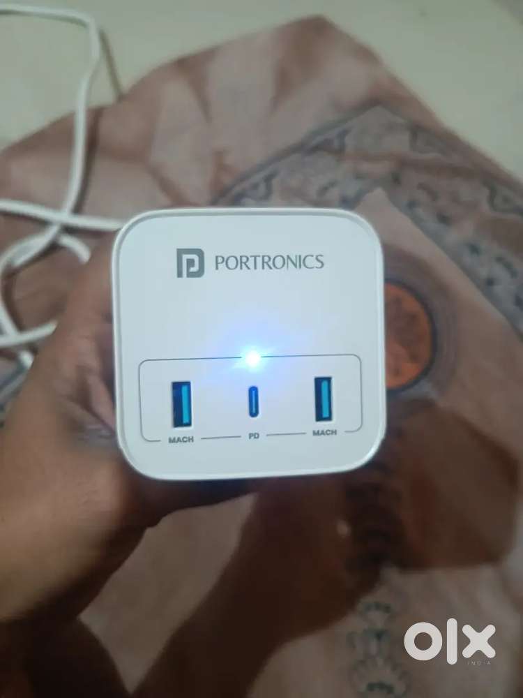 Portronics extension board with in built fast charger