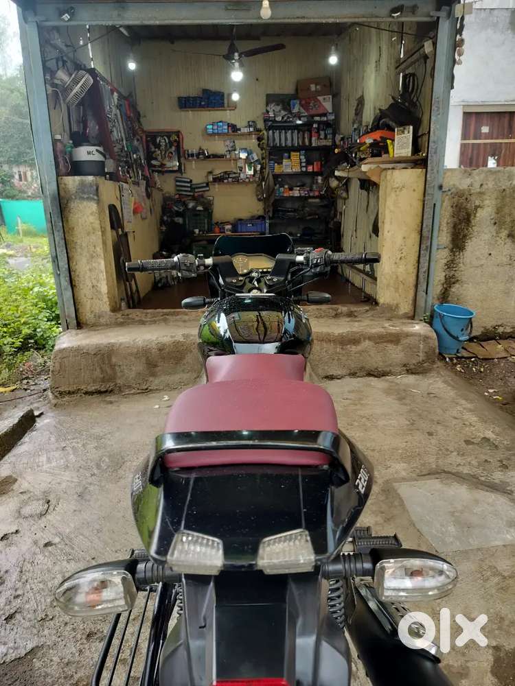 Bajaj Pulsar 150 2015 model 1 owner offer 45000 with RC transfer