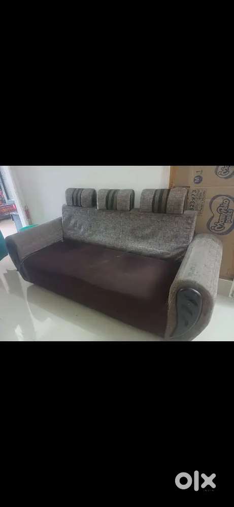 3 SEATER SOFA