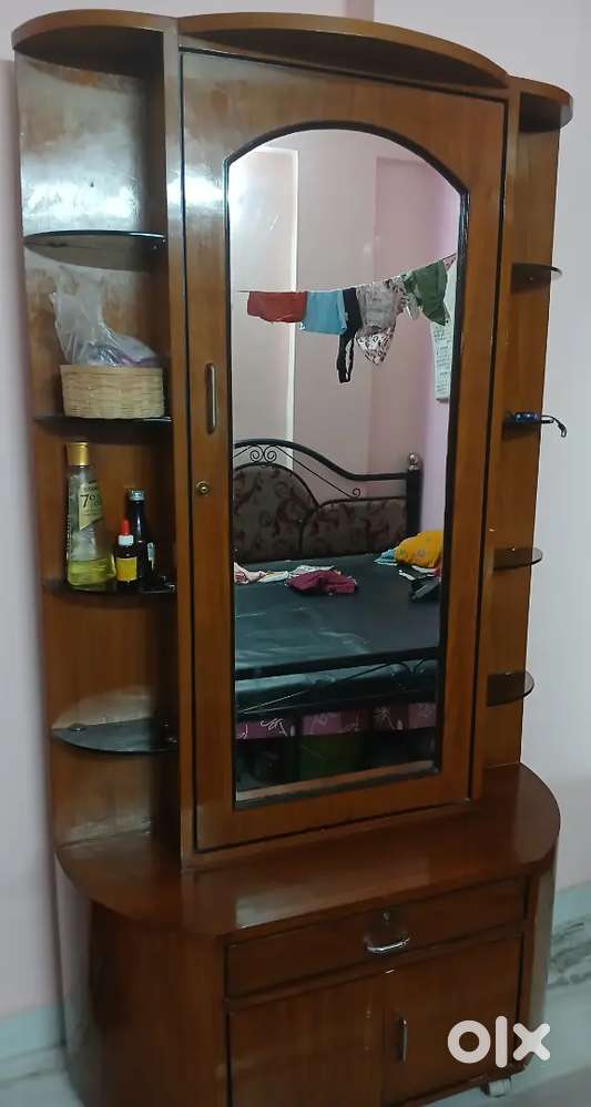 Dressing table