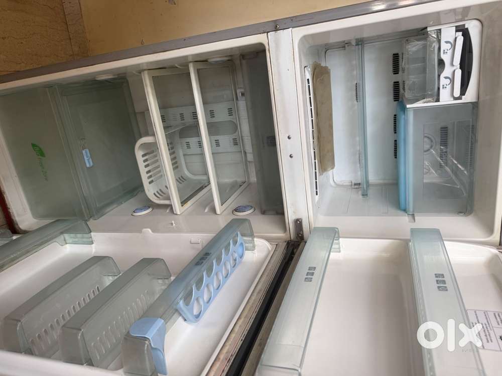 Samsung double door frost free refrigerator 325 ltr