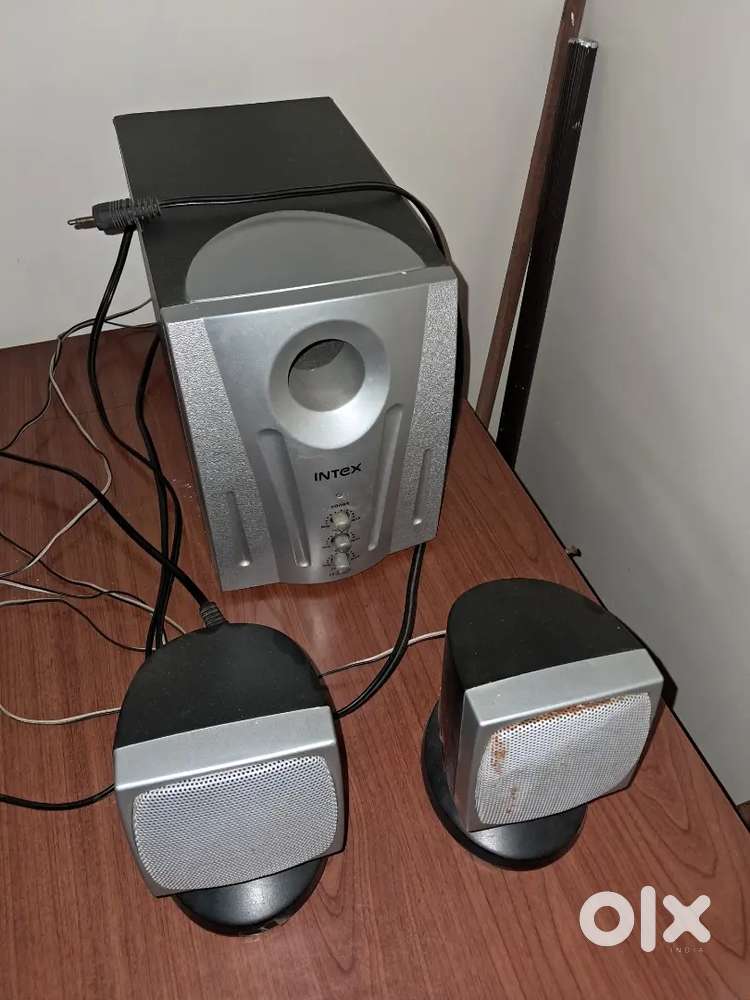 Intex 2.1 sub-woofer and speaker