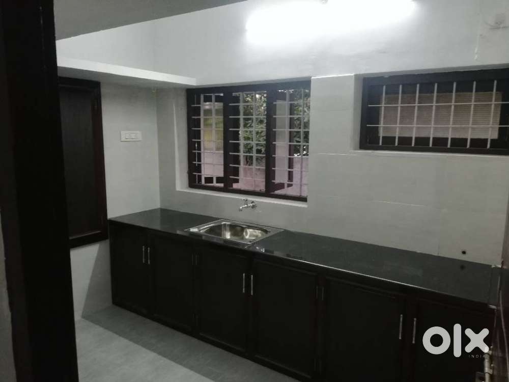 Room available -koorkanchery - near New I-vision