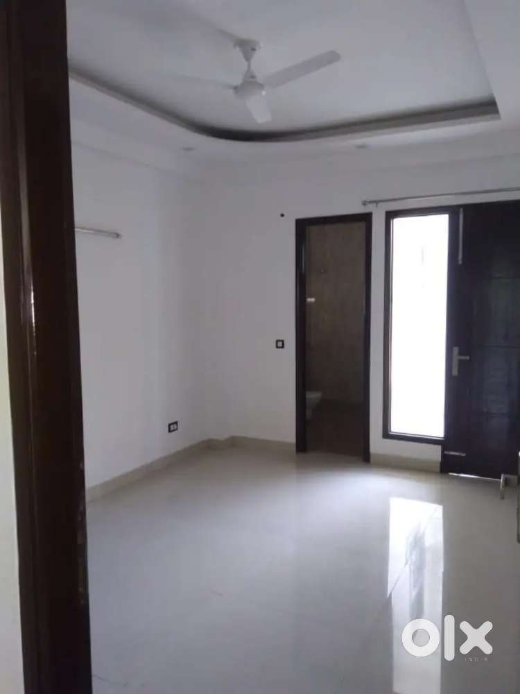 2 BHK SEMI FURNISH FLAT FOR RENT Noida