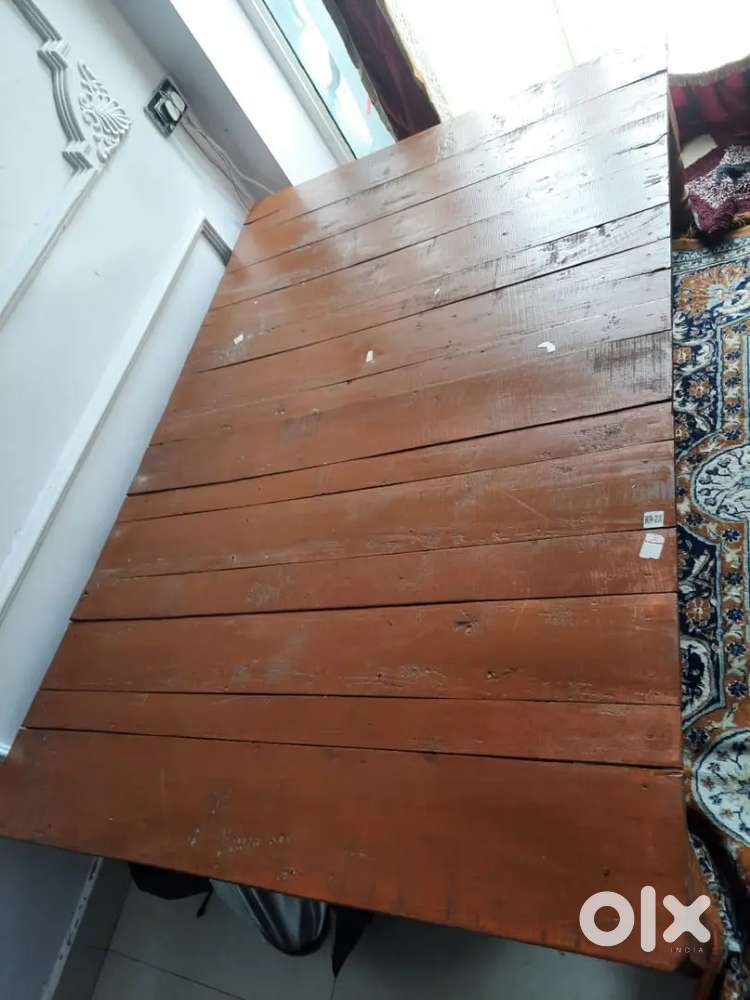 Single bed urgent sell Height 6ft Breadth 4ft