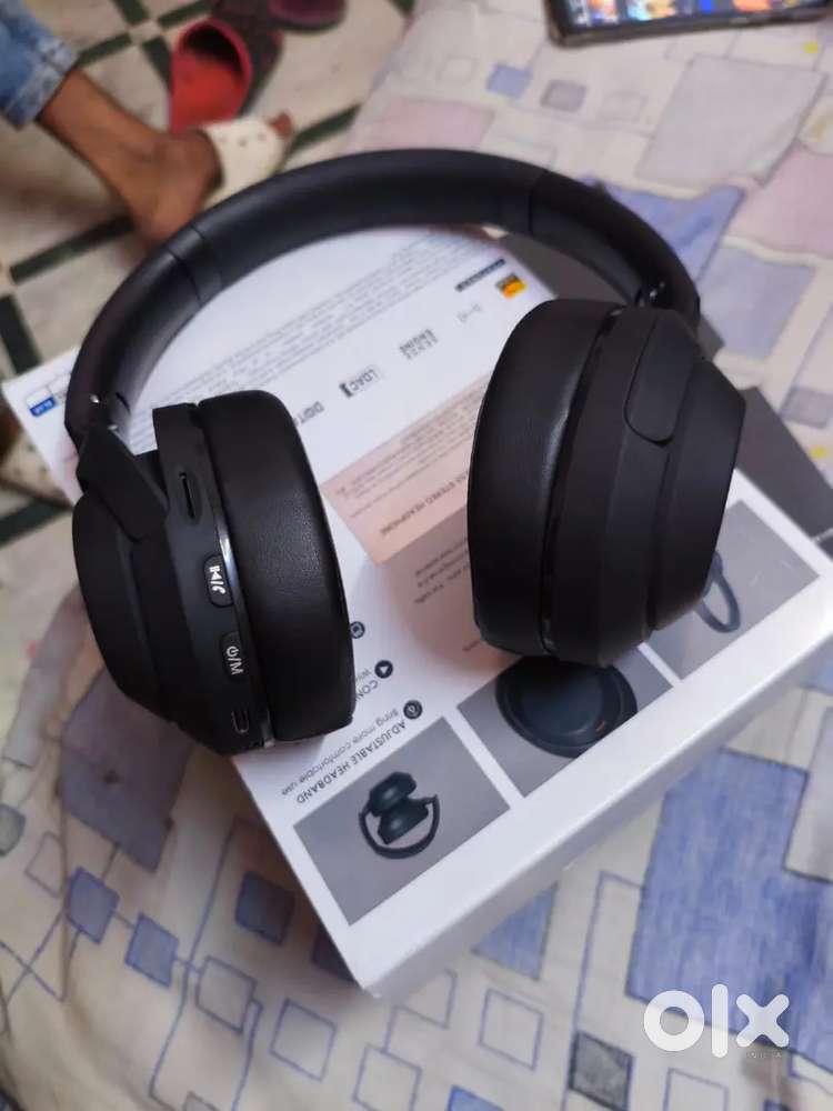 Wireless Sony Bluetooth headphones